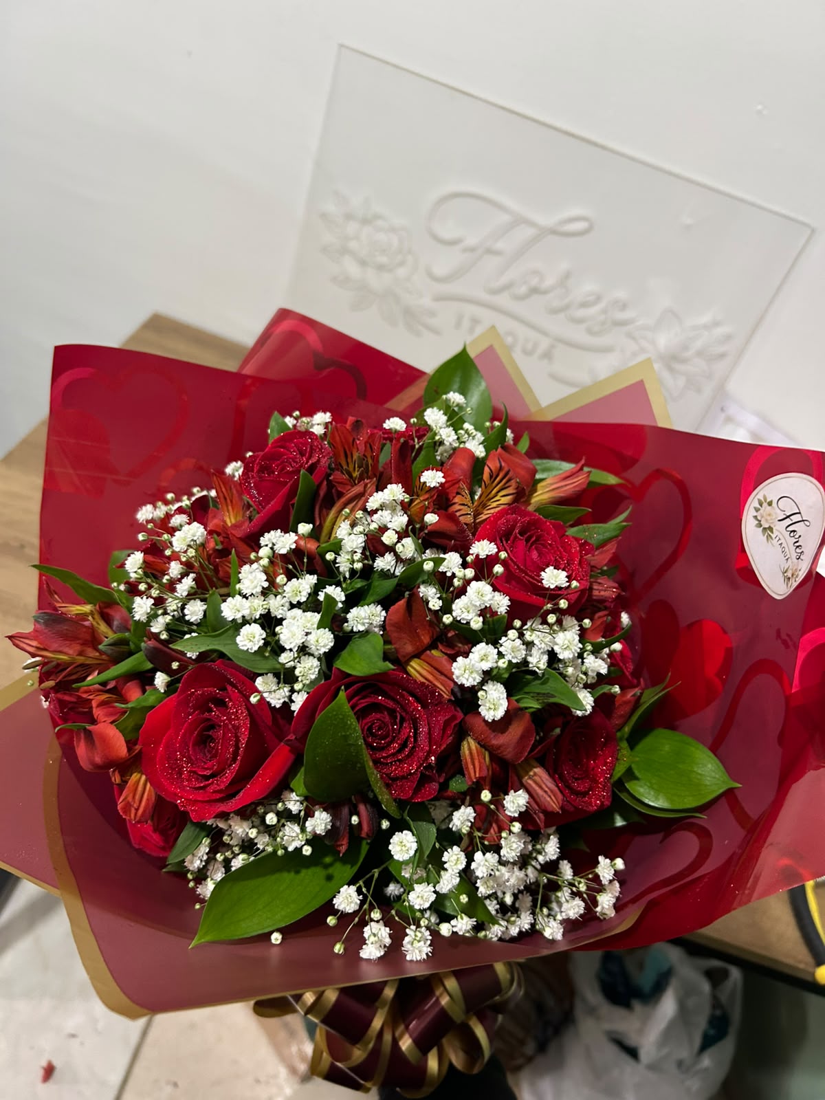 Buque com 12 Rosas Nacionais Vermelhas